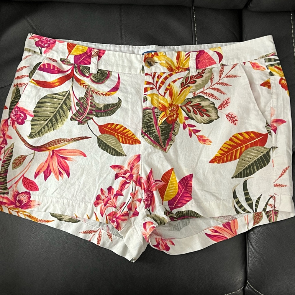 Old Navy Linen floral shorts size 16